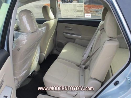 2014 toyota prius v three