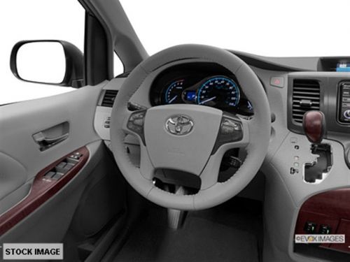 2014 toyota sienna xle