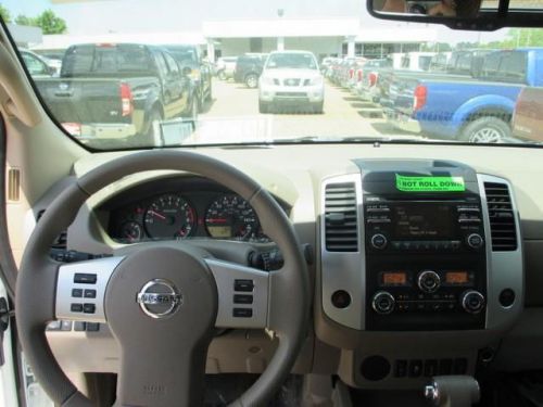 2014 nissan frontier sv