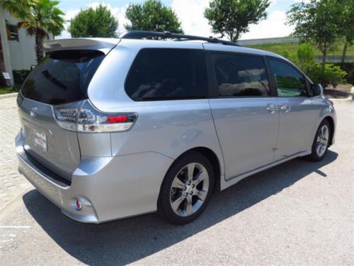 2014 toyota sienna se