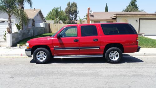 Great condition 2000 chevy suburban 1500 ls 7 passanger  4x4
