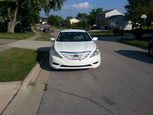 2011 hyundai sonata gls sedan 4-door 45k miles/clean title/no accidents/1 owner