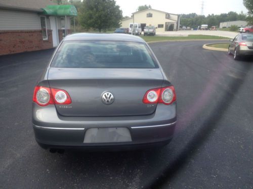 2006 volkswagen passat 2.0t sedan 4-door 2.0l