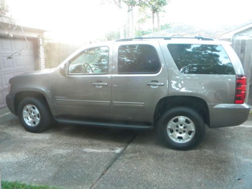2011 chevy tahoe lt 4wd 32,000 miles, excellent condition! north houson