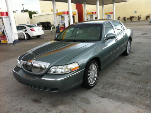 2005 lincoln town car signature limited sedan 4-door 4.6l