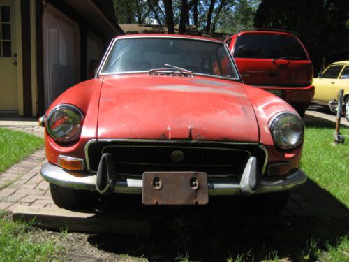 1972 MG B GT, Rolling Chassis complete w/Wire wheels, Engine and Transmission, image 3