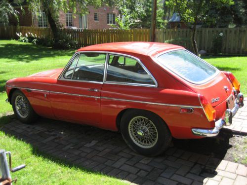 1972 MG B GT, Rolling Chassis complete w/Wire wheels, Engine and Transmission, image 4