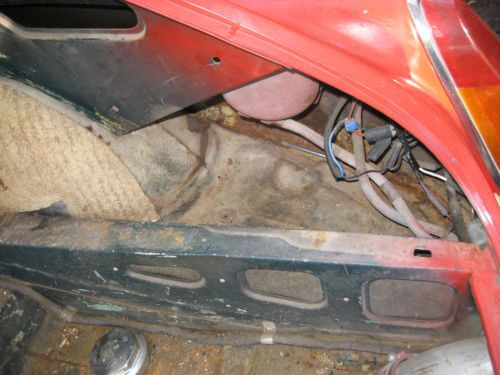 1972 MG B GT, Rolling Chassis complete w/Wire wheels, Engine and Transmission, image 10