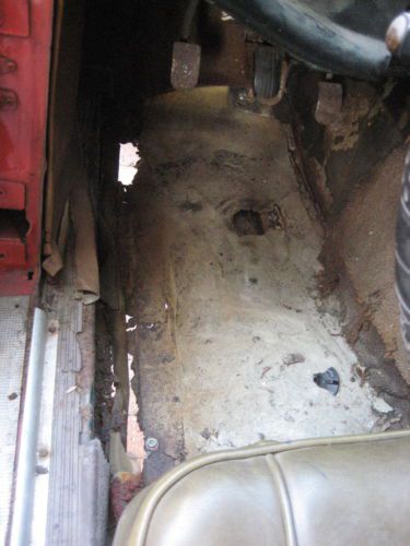 1972 MG B GT, Rolling Chassis complete w/Wire wheels, Engine and Transmission, image 12