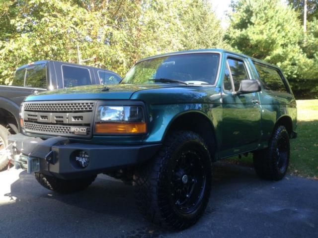 Ford bronco xlt sport sport utility 2-door