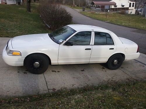 2003 ford crown victoria police interceptor sedan 4-door 4.6l