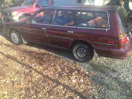 1989 Toyota Camry LE Wagon low mileage loaded with electronic gauges RARE classi, image 2