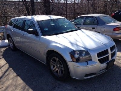 2005 dodge magnum 2.7l great shape as-is clean carfax chrome wheels l/r