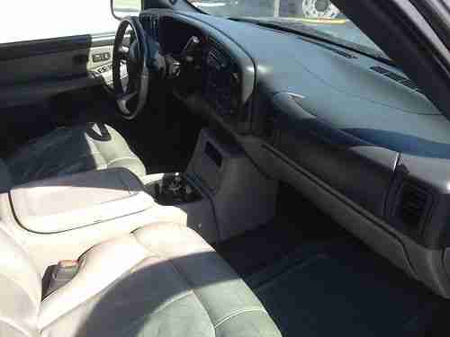 2001 Chevrolet Suburban 4x4 Southern Vehicle, image 6