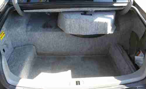 2003 LINCOLN TOWN CAR EXECUTIVE OLIVE GRAY. ALWAYS GARAGED. MECHANICALLY GREAT!, image 8