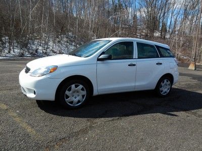 07 toyota matrix xr very good condition clean carfax gas saver no reserve