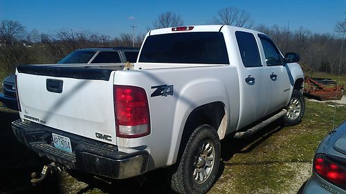 2007 gmc sierra 1500 slt crew cab pickup 4-door 5.3l lifted