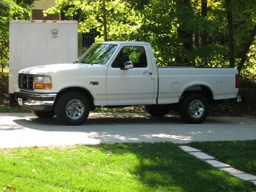 1996 ford f-150 xlt standard cab pickup 2-door 5.0l