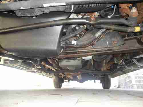 Handicap with Lift. Disabled-Ready modified Van 3-Door 4.6L. NO RESERVE, image 3