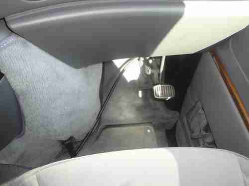 Handicap with Lift. Disabled-Ready modified Van 3-Door 4.6L. NO RESERVE, image 9