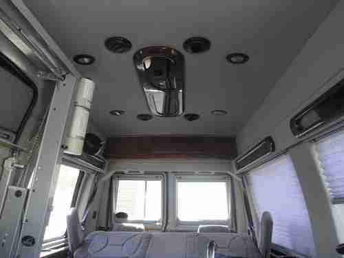 Handicap with Lift. Disabled-Ready modified Van 3-Door 4.6L. NO RESERVE, image 10