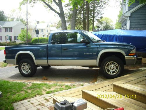 2001 dodge dakota base extended cab pickup 2-door 4.7l