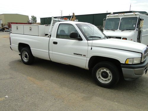 2001 dodge ram 1500 1/2 ton pick up truck