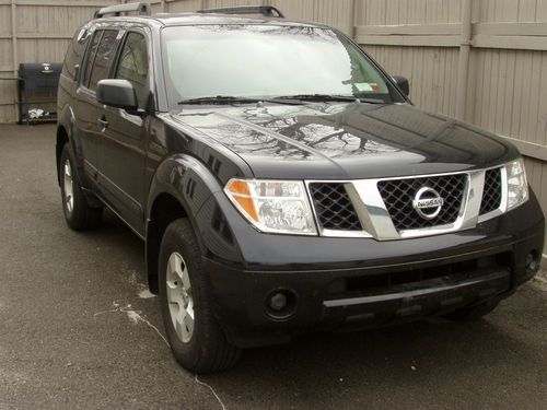 Nissan pathfinder 2005, 66.7mi, black,suv,4x4 opt, auto ,mint condition,loaded