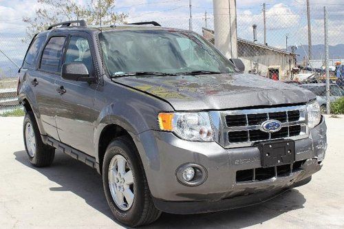 2012 ford escape xlt 4wd damaged rebuilder low miles runs! economical wont last!