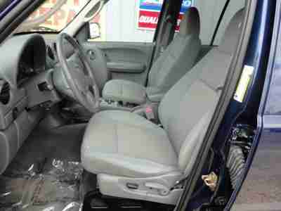 Renegade 4X4 SUV CD Air Conditioning Alarm System Alloy Wheels AM/FM Fog Lights, image 4