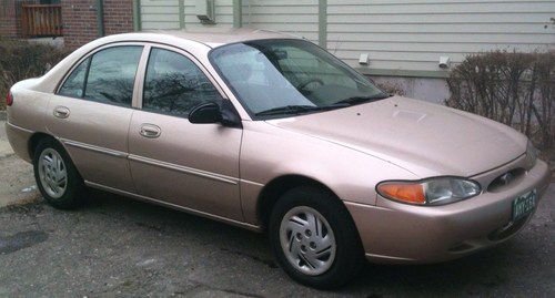 1999 ford escort se sedan 4-door 2.0l