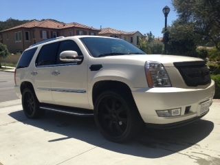 2008 cadillac escalade base sport utility 4-door 6.2l