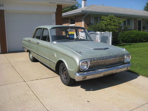 1962 ford falcon 4 door deluxe 170 engine nice project for dad and lad.