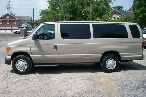 2007 e-350 15 passenger van.  (flood vehicle salvage title mv907a)