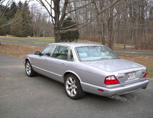 2001 jaguar xjr base sedan 4-door 4.0l