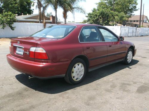 1997 Honda Accord, NO RESERVE, image 2