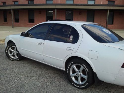 1998 nissan maxima se sedan 4-door 3.0l