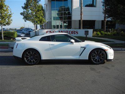 2013 nissan gtr gt-r pearl white black interior low miles