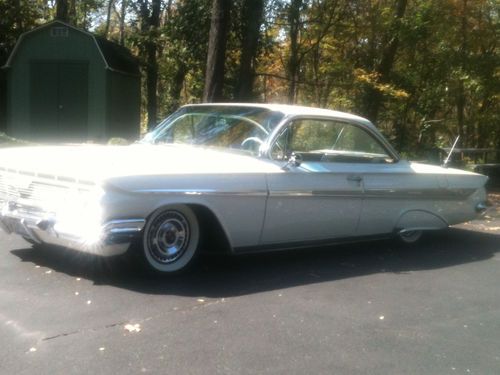1961 2dr bubble top 283v8 84k miles clean garage kept... this car is sweet!