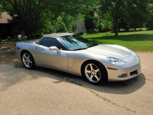 2005 chevrolet corvette base convertible 2-door 6.0l