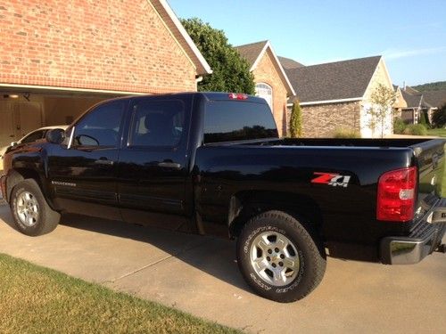 2009 chevrolet silverado 1500 lt crew cab pickup 4-door 5.3l z-71 black on black