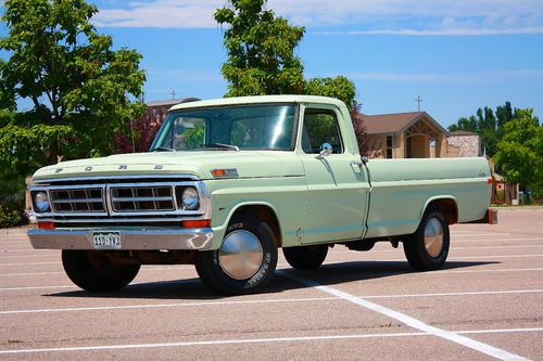 Classic 1971 ford f100 custom.