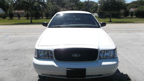 2003 ford crown victoria police interceptor sedan 4-door 4.6l