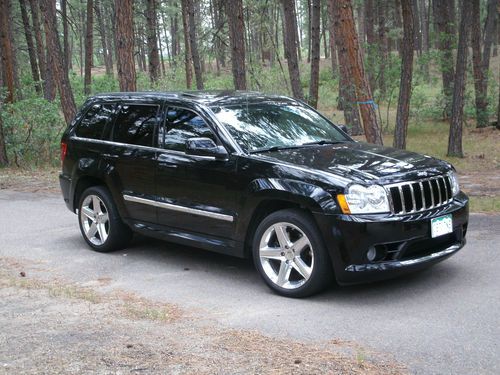 Grand cherokee srt 8 hemi jeep crysler 4x4 four wheel drive