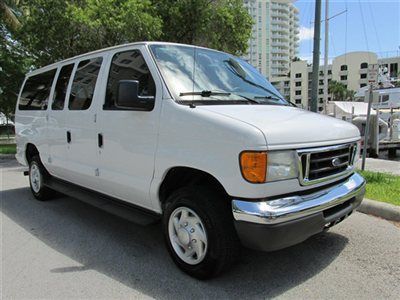 Ford e 350 xlt 12 passengers van dual ac cd like new