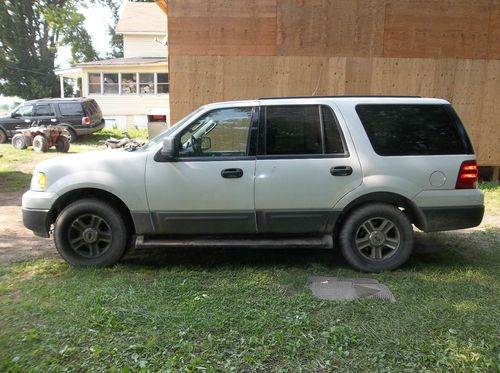 2004 ford expedition xlt 4x4 suv 5.4l v8 3rd row seats power windows/locks a/c