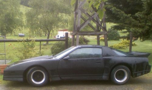 1983 pontiac transam t-top w/custom body panels. great project car w/potential.
