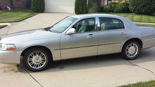 Lincoln town car designer edition 06 sharp!