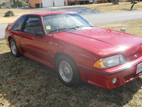 1989 ford mustang gt hatchback 2-door 5.0l