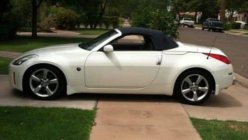2006 nissan 350z touring convertible low miles